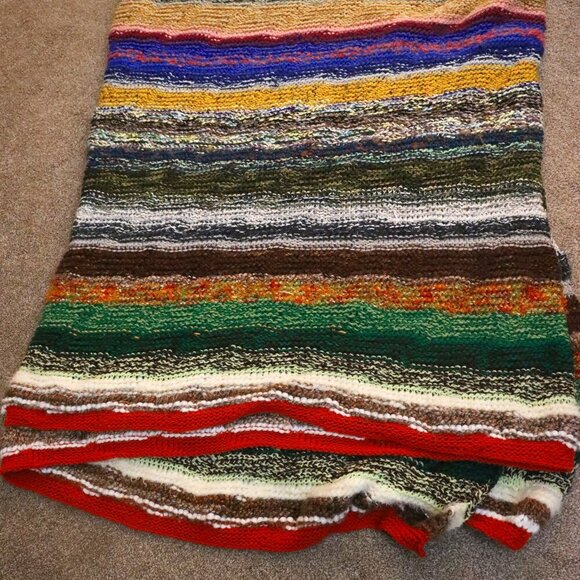 Extra large unique handmade large knitted soft cozy blanket - perfect for family - Picture 2 of 9